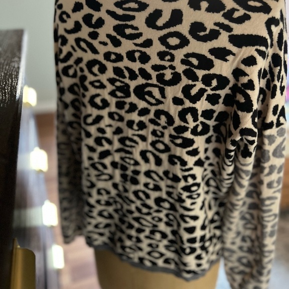 THML multi color animal print comfy pullover - Picture 4 of 8